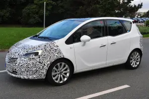 Opel Meriva 2014 - Foto spia 24-09-2013