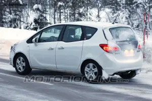 Opel Meriva facelift 2014 - Foto spia 16-02-2013