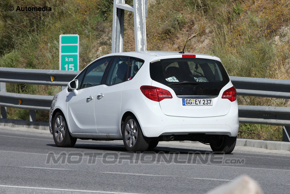 Opel Meriva facelift - Foto spia 22-06-2013