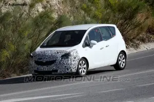 Opel Meriva facelift - Foto spia 22-06-2013