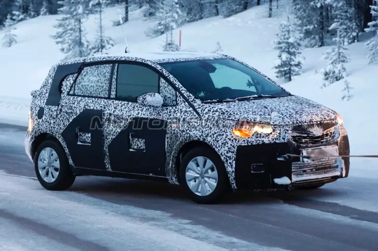 Opel Meriva MY 2017 - Foto spia 08-02-2016 - 4