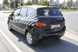 Opel Meriva: nuove foto spia - 8