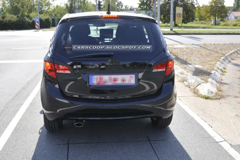 Opel Meriva: nuove foto spia - 9