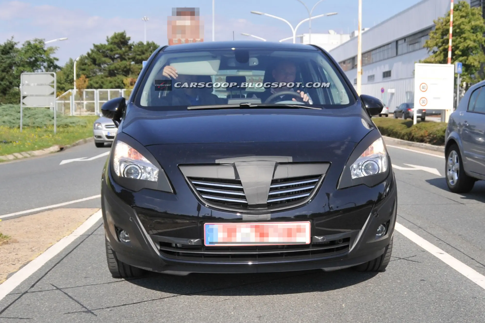 Opel Meriva: nuove foto spia - 12