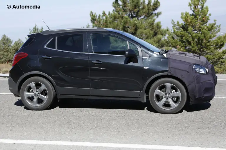 Opel Mokka Facelift - foto spia (settembre 2015) - 5