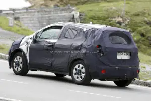 Opel SUV foto spia - 1