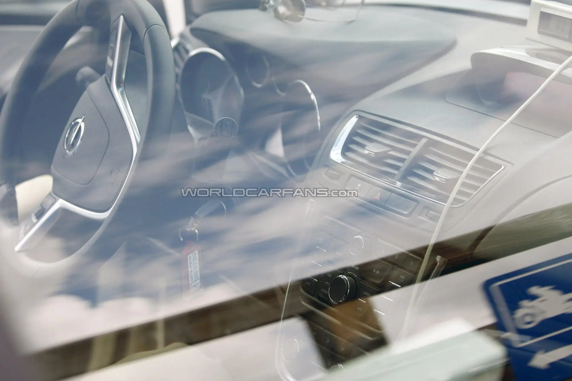 Opel SUV foto spia - 6