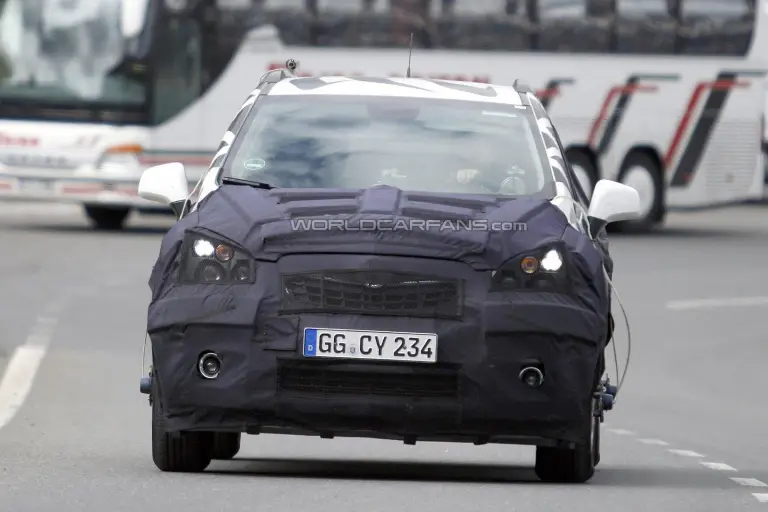 Opel SUV foto spia - 7
