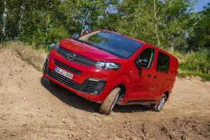 Opel Vivaro compie 20 anni