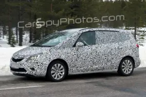 Opel Zafira 2012 spy - 2