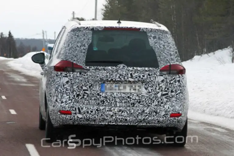 Opel Zafira 2012 spy - 3