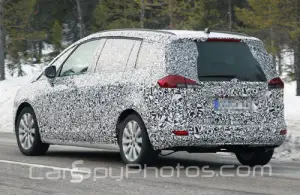 Opel Zafira 2012 spy - 4