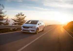 Opel Zafira Facelift 2016