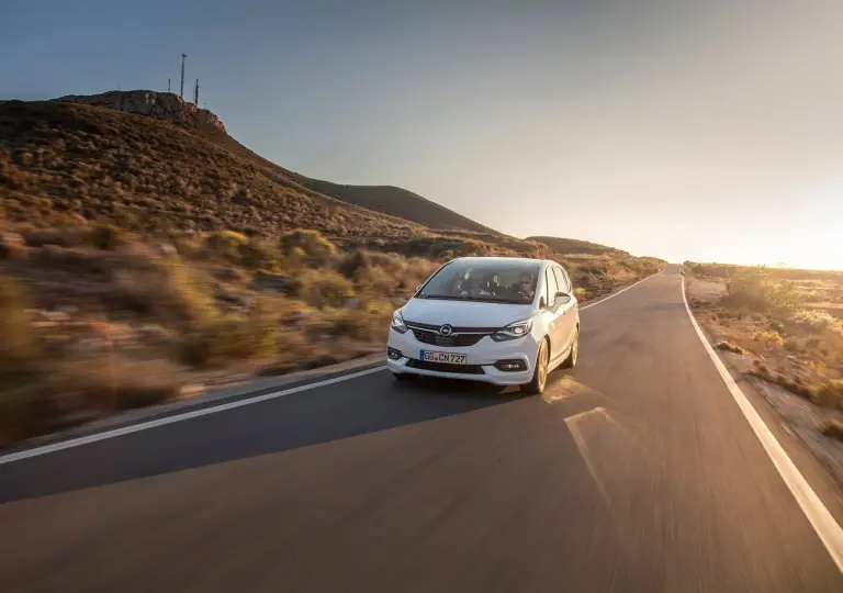 Opel Zafira Facelift 2016 - 12