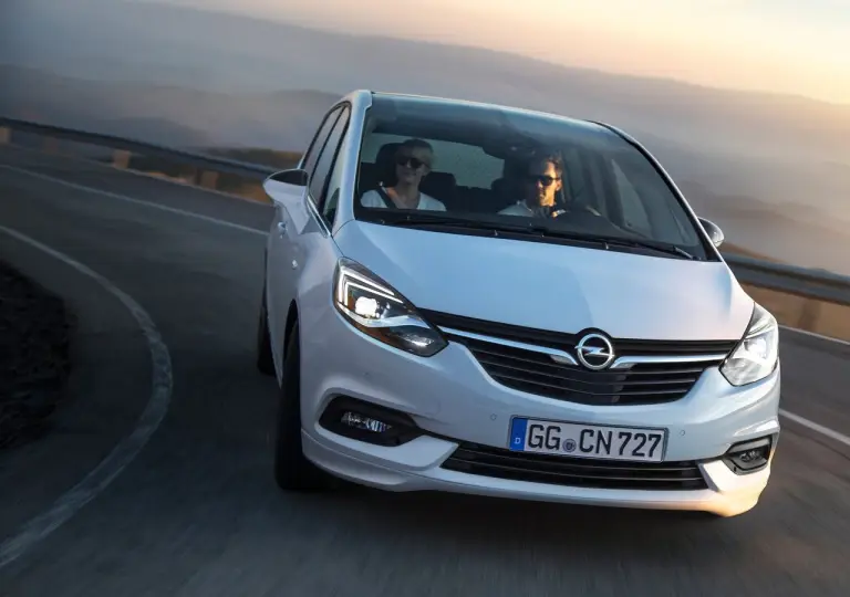 Opel Zafira Facelift 2016 - 13