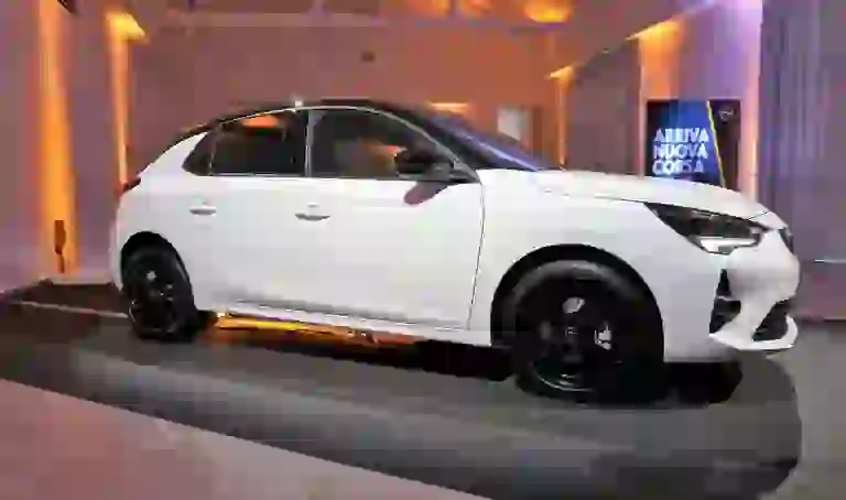 Opel corsa 2019 anteprima - 3