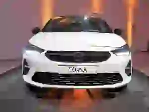 Opel corsa 2019 anteprima - 7