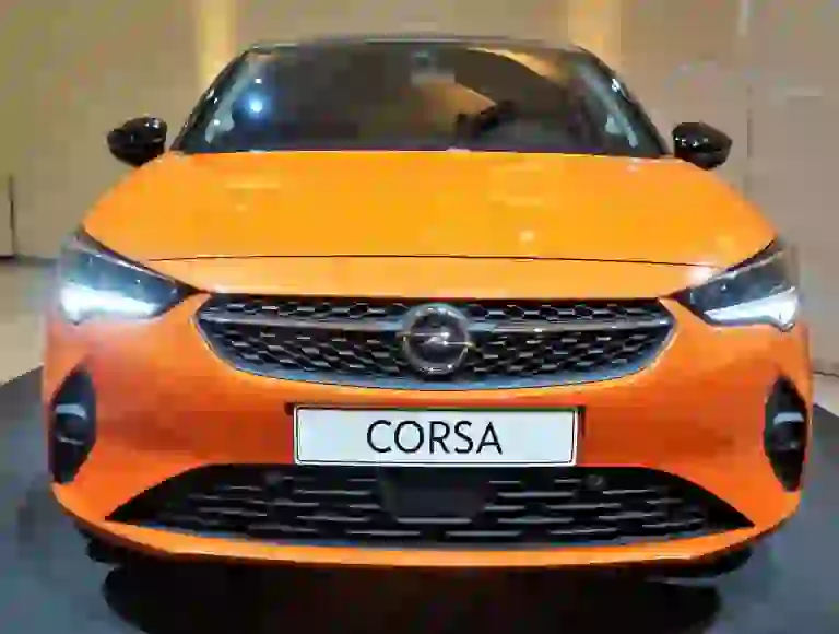 Opel corsa 2019 anteprima - 16