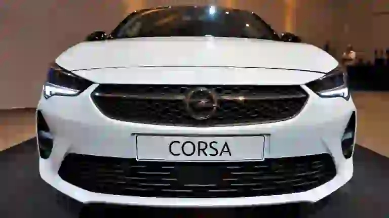 Opel corsa 2019 anteprima - 26