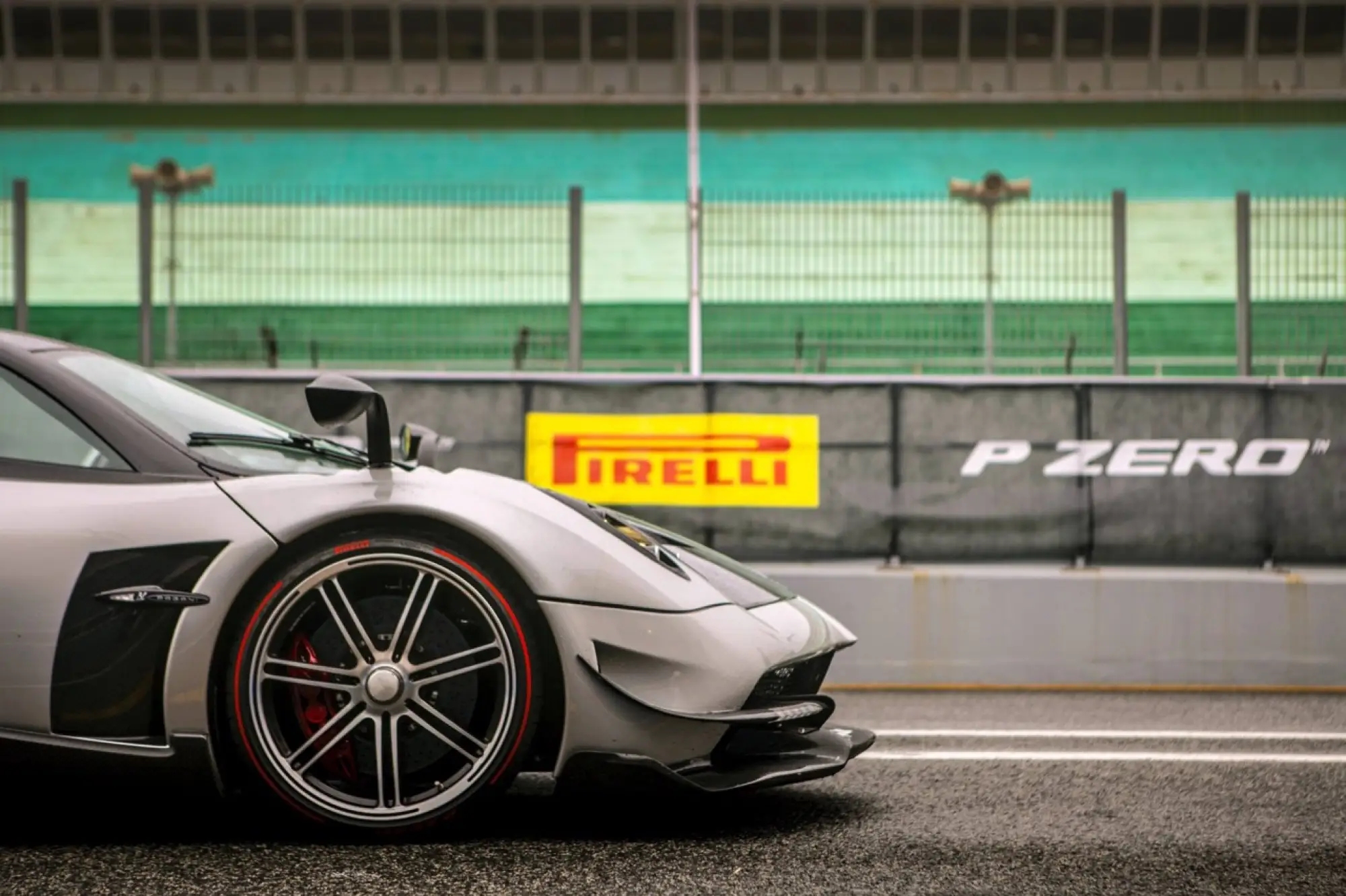 Pagani Huayra BC con gomme Pirelli P Zero al Circuito di Estoril - 3