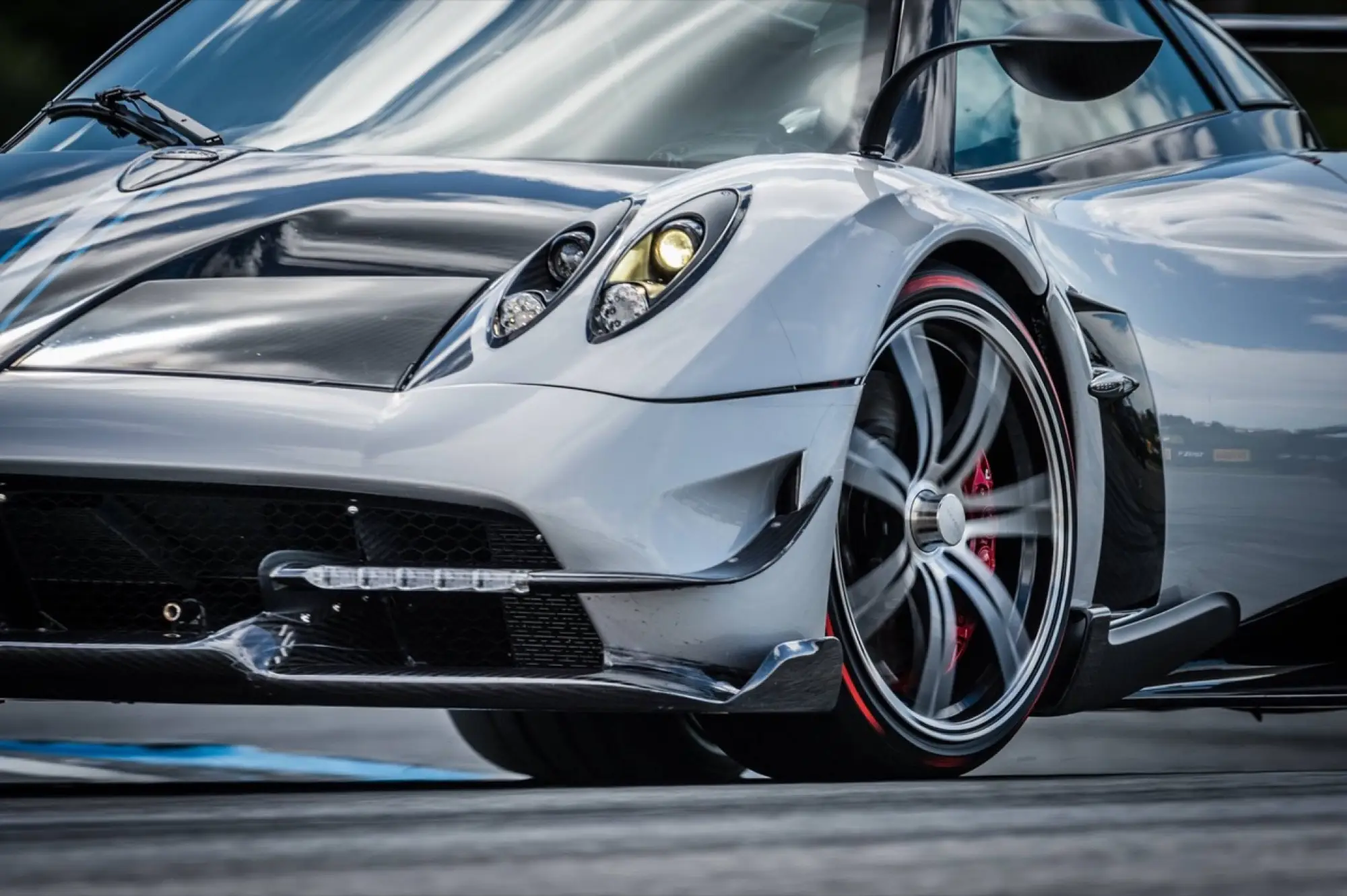 Pagani Huayra BC con gomme Pirelli P Zero al Circuito di Estoril - 9