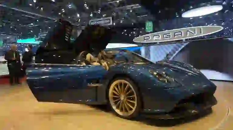 Pagani Huayra Roadster - Salone di Ginevra 2017 - 11