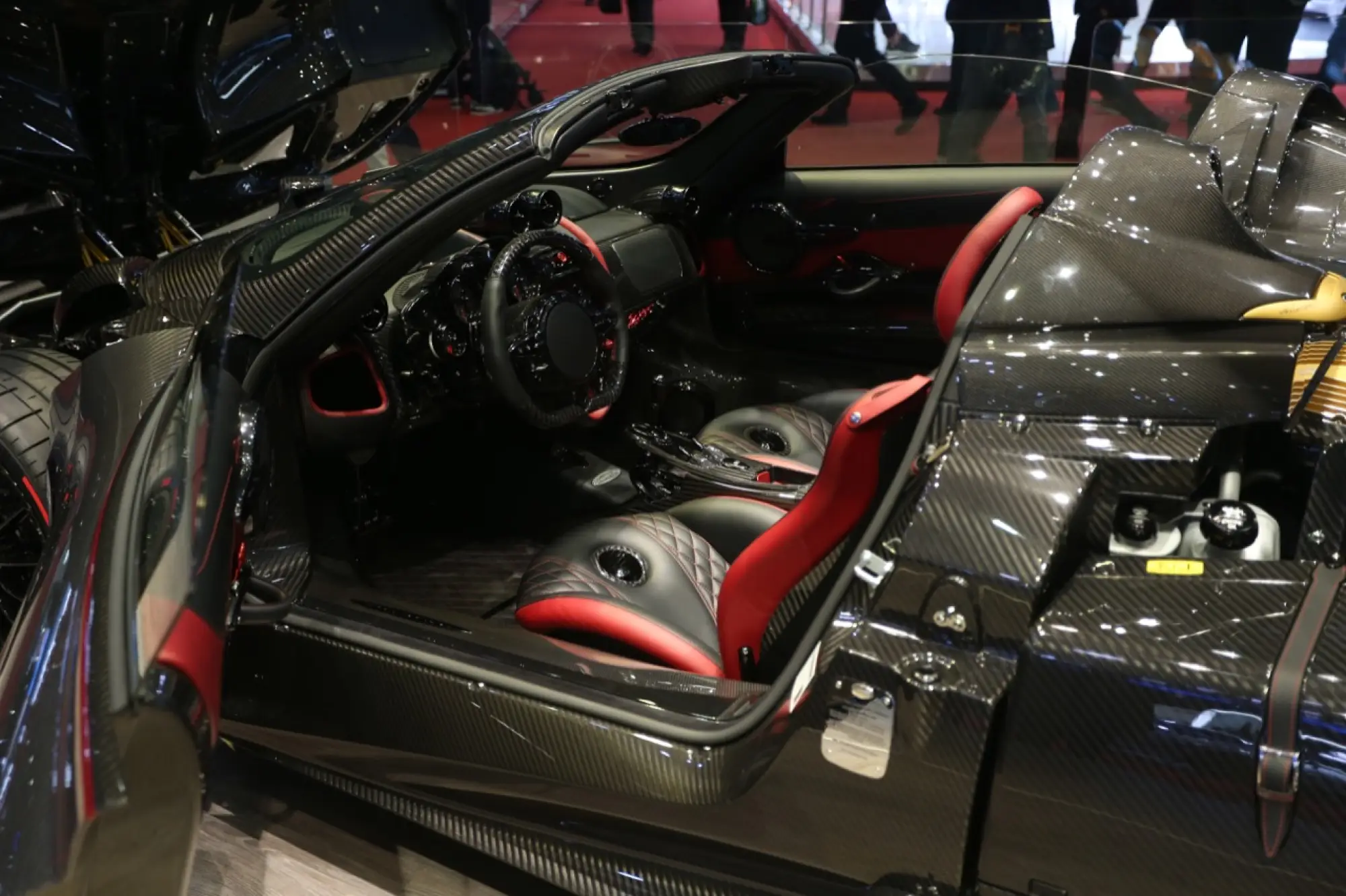 Pagani Huayra Roadster - Salone di Ginevra 2018 - 8