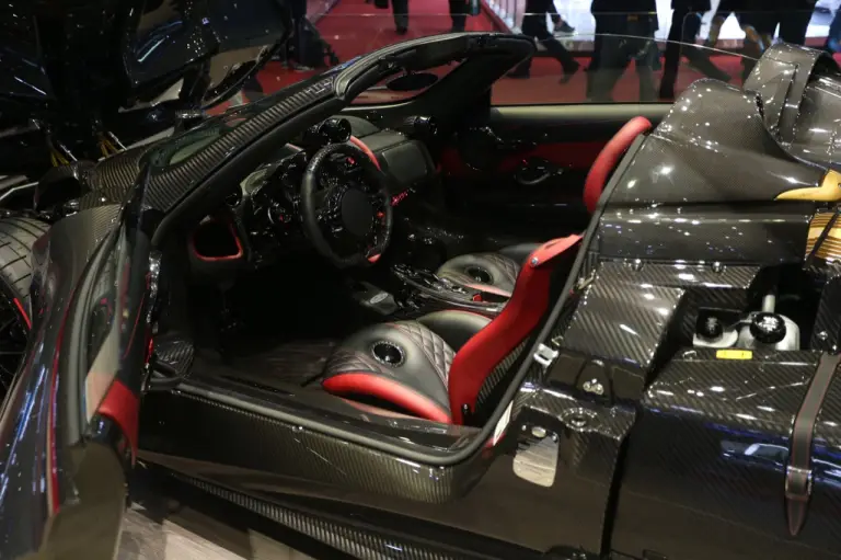 Pagani Huayra Roadster - Salone di Ginevra 2018 - 8