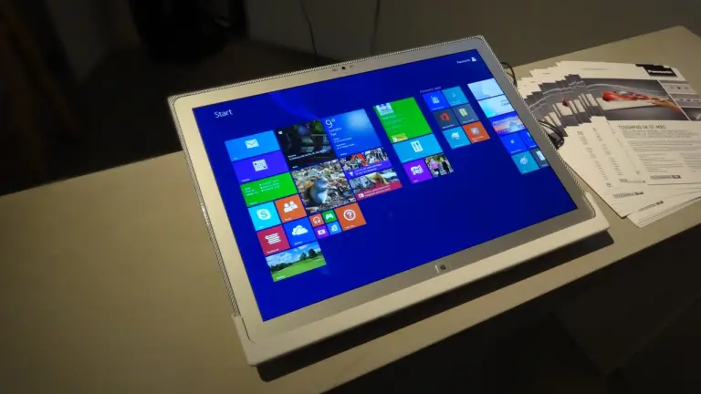 Panasonic Toughpad 4K UT-MB5 - 4