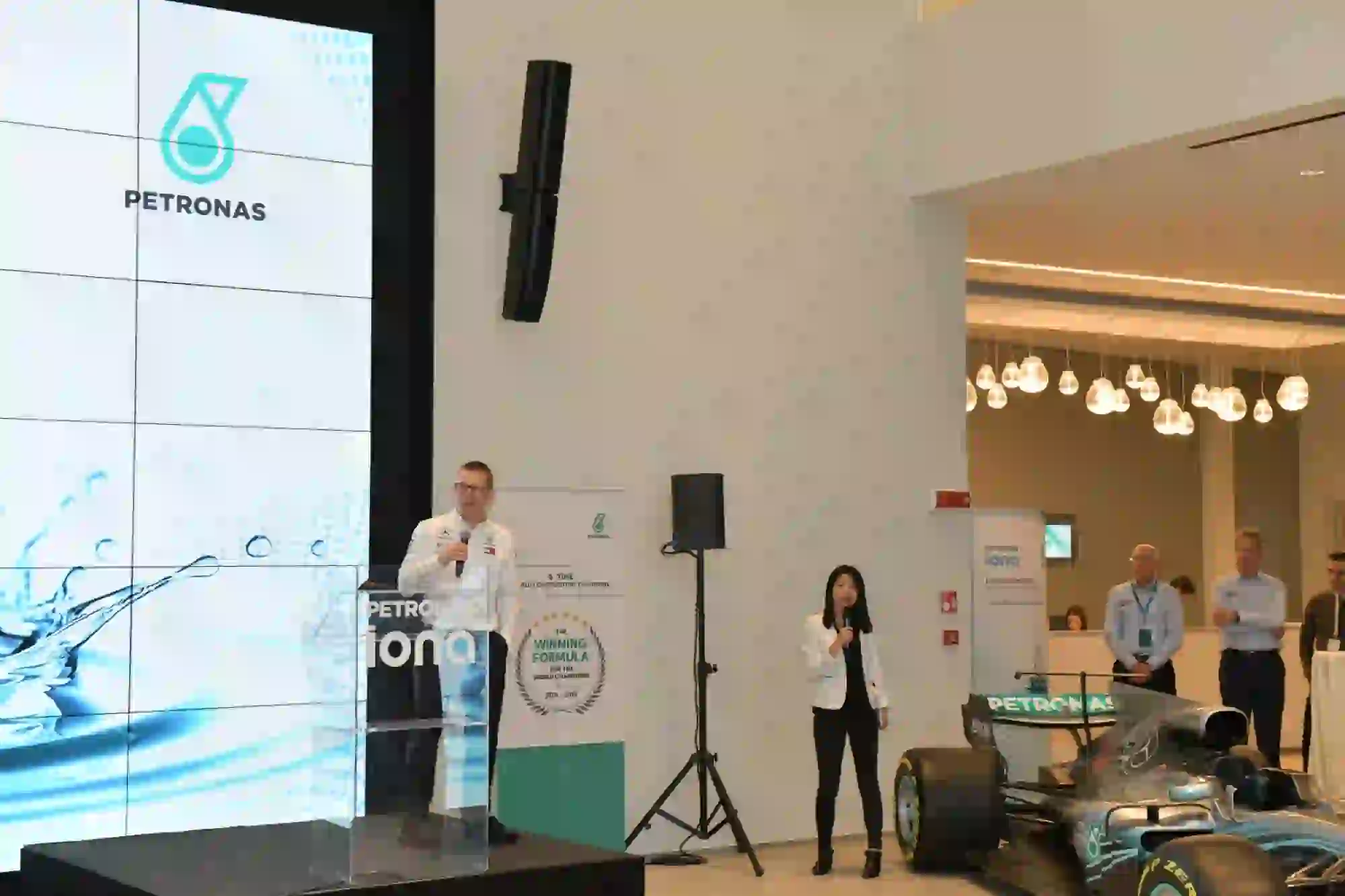 Petronas - Simposio fluidi per veicoli elettrici - 2