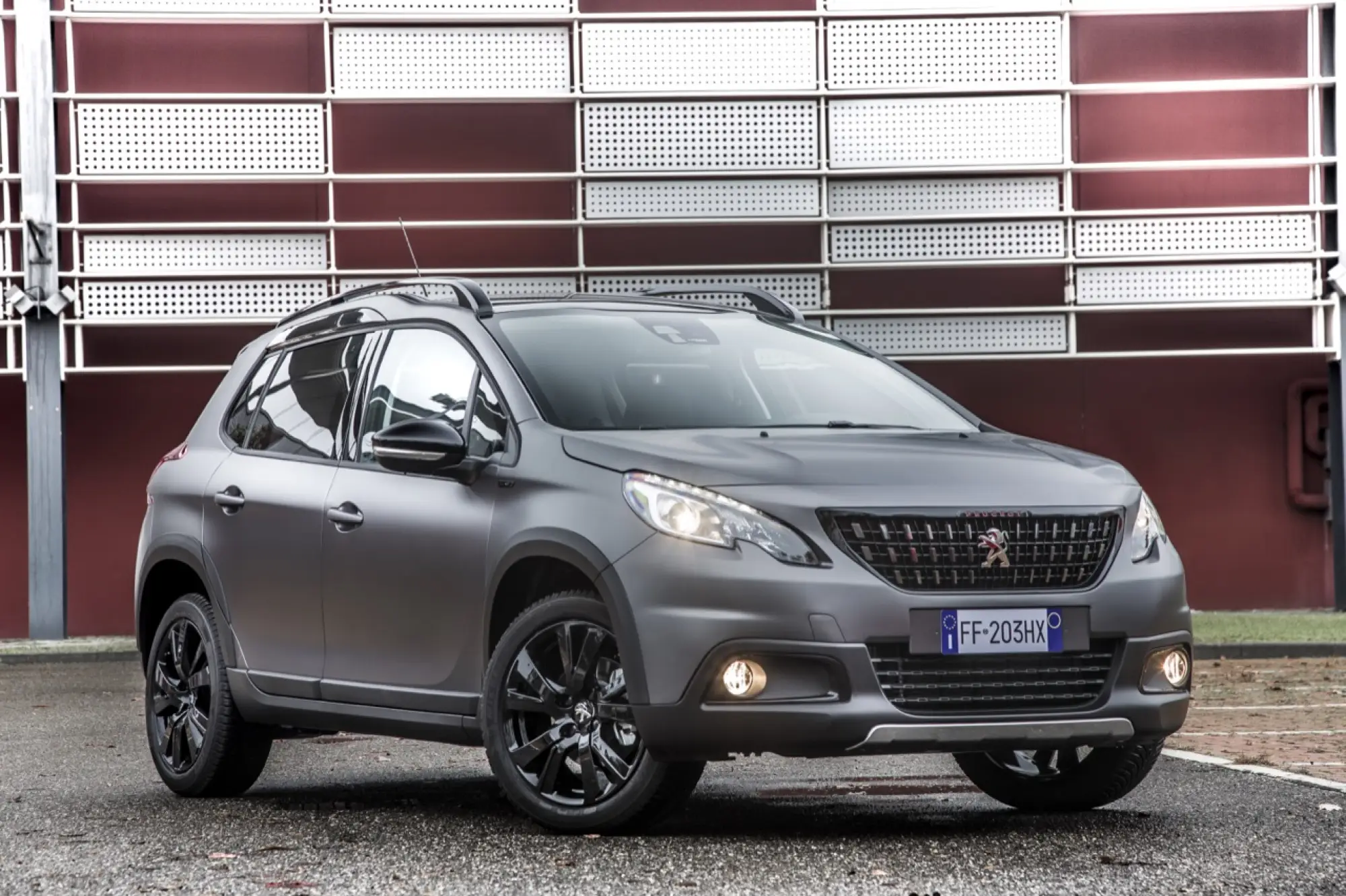 Peugeot 2008 Black Matt - 25