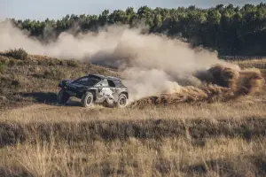 Peugeot 2008 DKR16 - 18