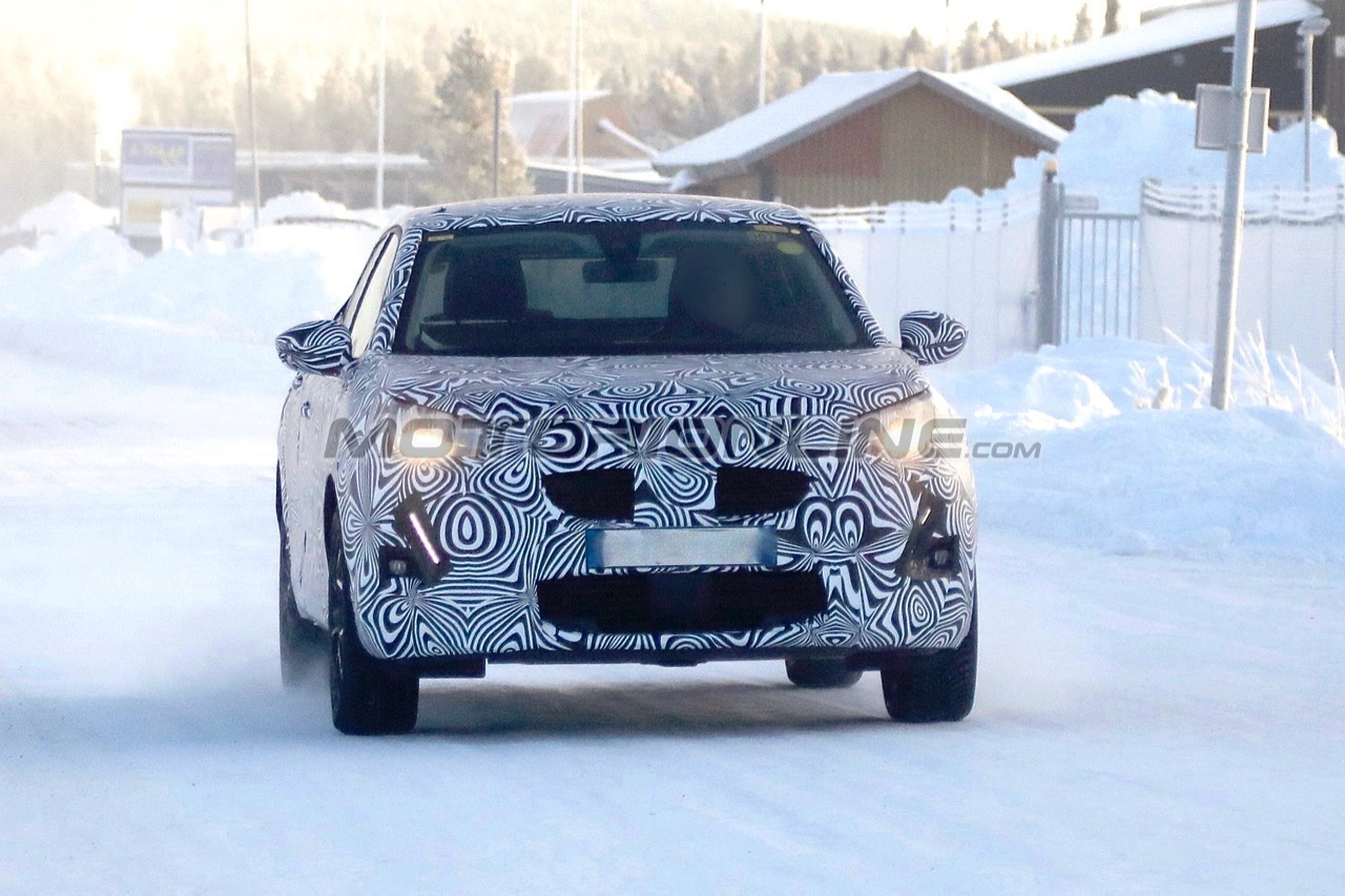 Peugeot 2008 - foto spia 22-01-2019