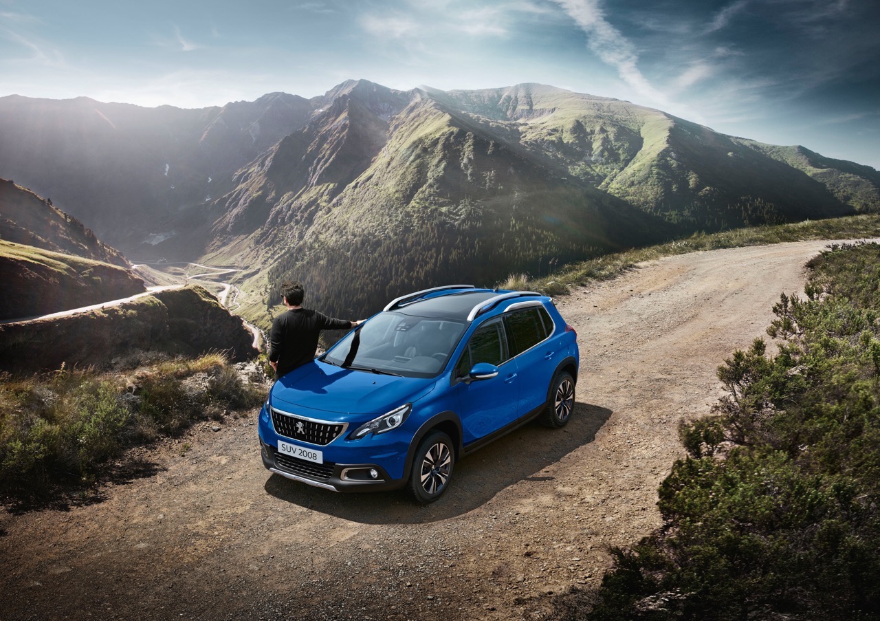 Peugeot 2008 Signature - Foto ufficiali