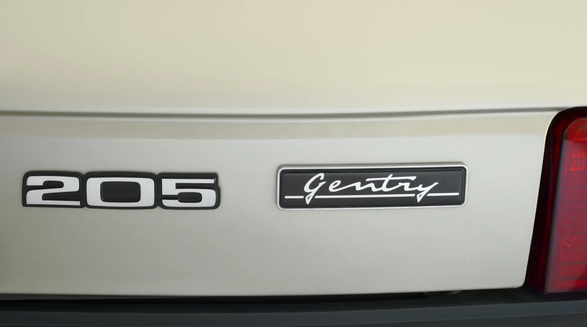 Peugeot 205 Gentry - 3