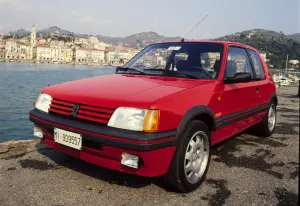 Peugeot 205 GTI 1.9 e nuova 208 - foto - 6