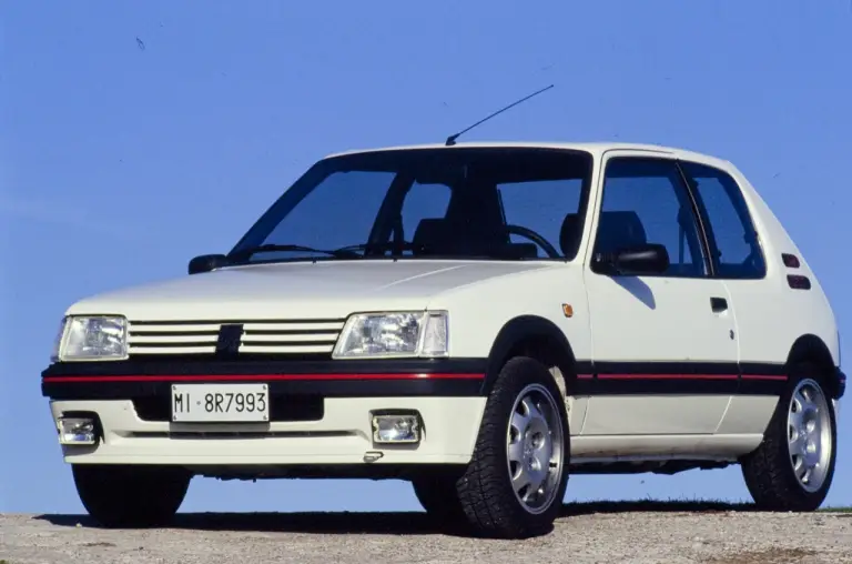Peugeot 205 GTI 1.9 e nuova 208 - foto - 7