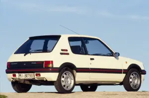 Peugeot 205 GTI 1.9 e nuova 208 - foto - 8