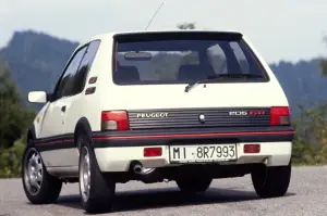 Peugeot 205 GTI 1.9 e nuova 208 - foto - 9