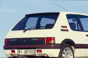 Peugeot 205 GTI 1.9 e nuova 208 - foto - 12