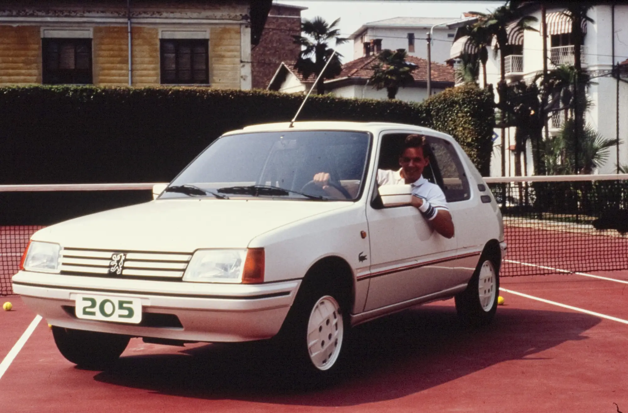 Peugeot 205 Lacoste - 3