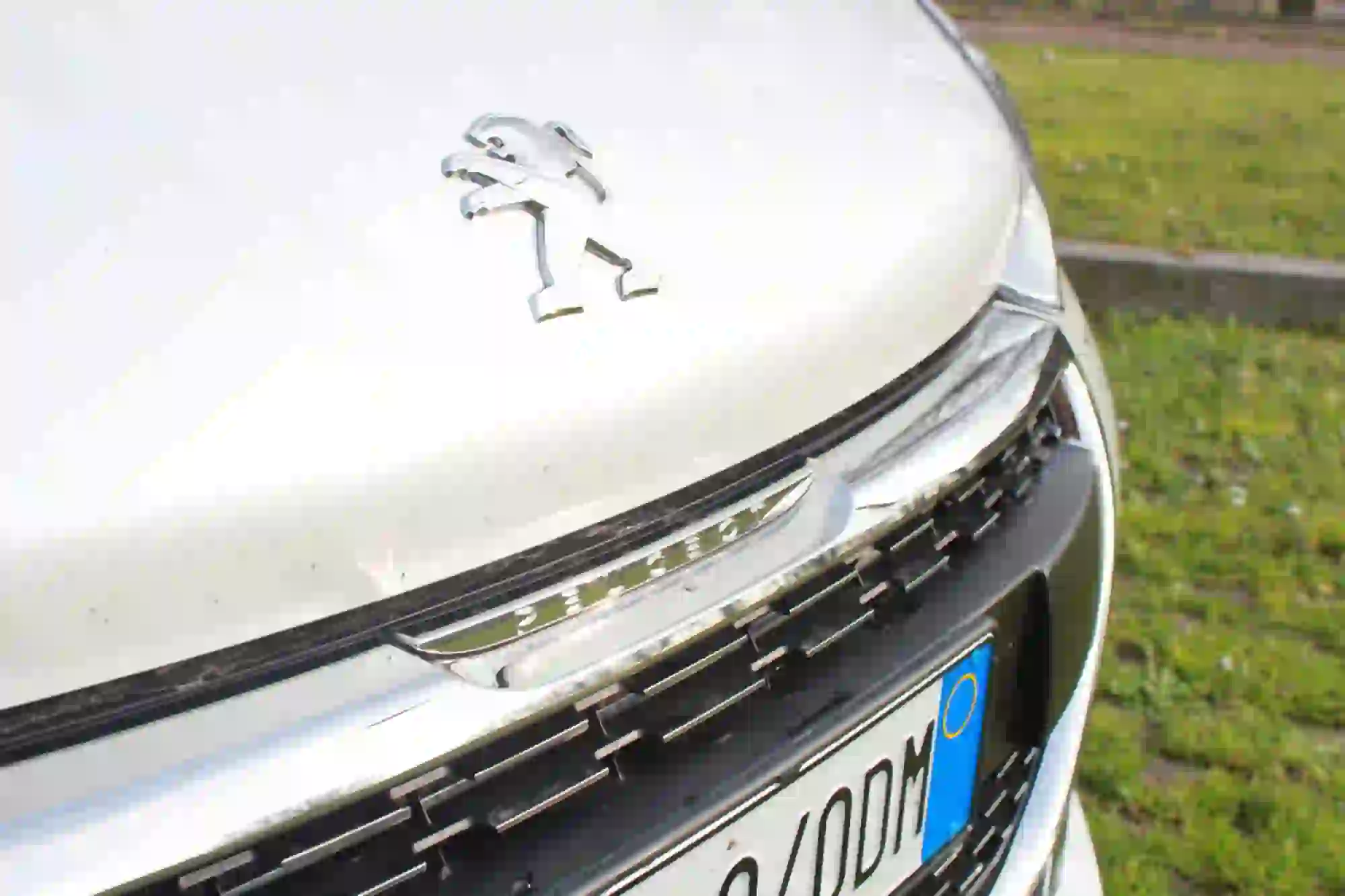 Peugeot 208: focus su design ed abitacolo - 24