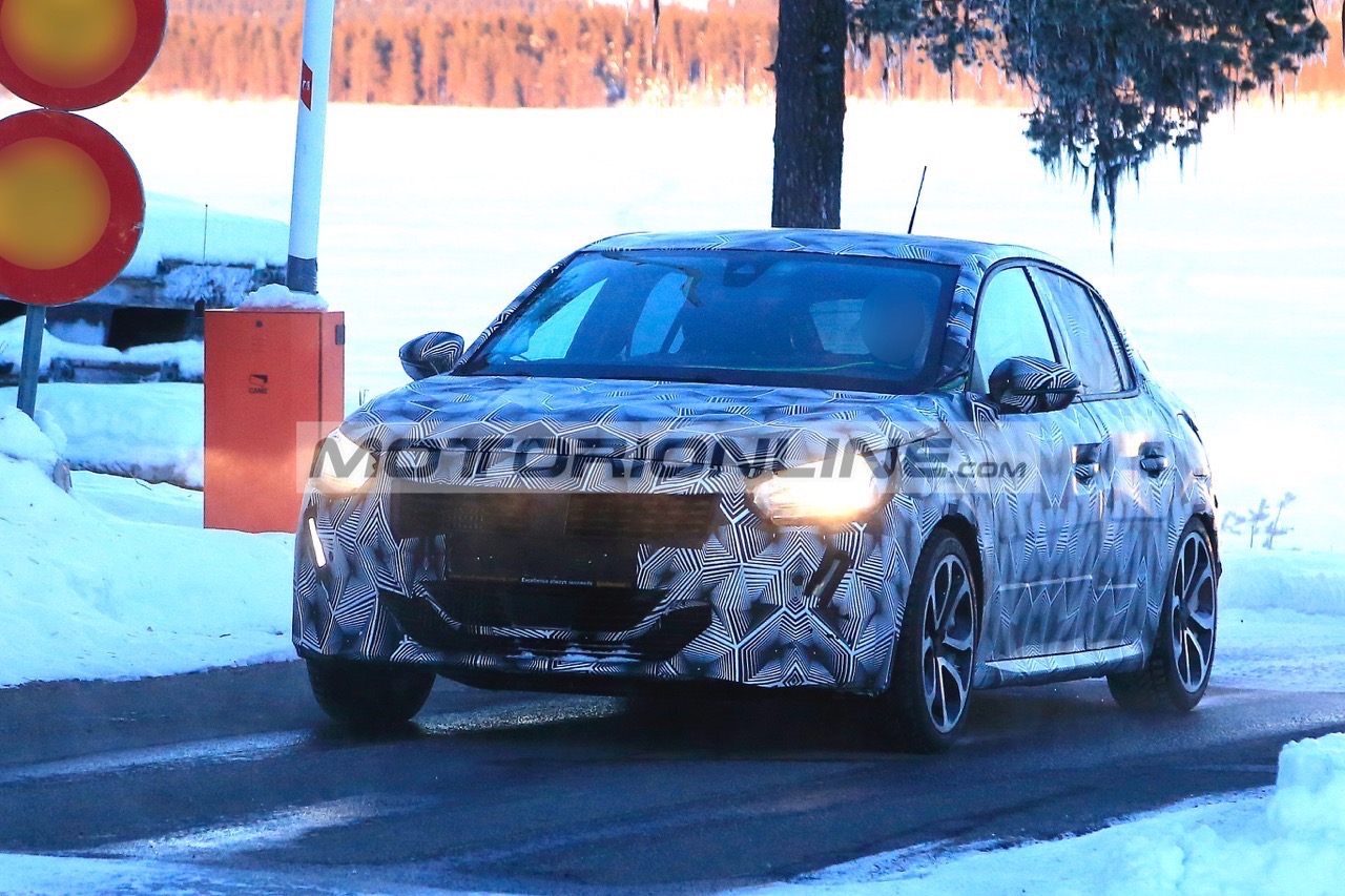 Peugeot 208 - Foto spia 10-1-2019