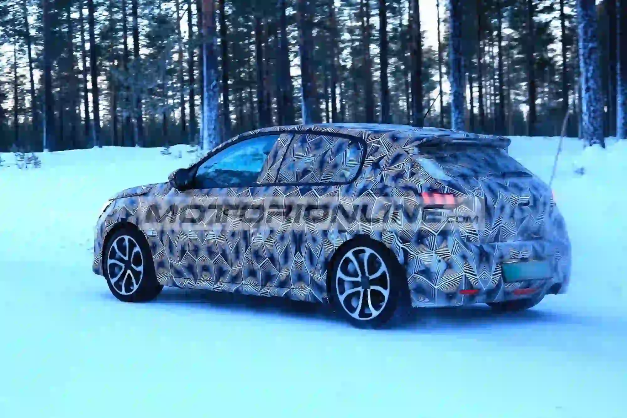 Peugeot 208 - Foto spia 10-1-2019 - 8