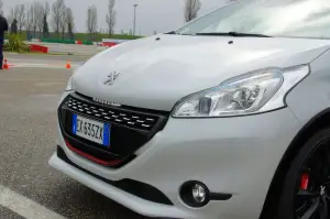 Peugeot 208 GTi 30th Anniversary - Primo contatto - 5