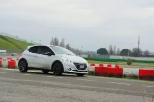 Peugeot 208 GTi 30th Anniversary - Primo contatto