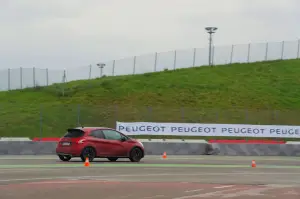 Peugeot 208 GTi 30th Anniversary - Primo contatto - 36