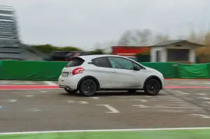 Peugeot 208 GTi 30th Anniversary - Primo contatto