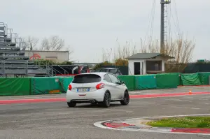 Peugeot 208 GTi 30th Anniversary - Primo contatto