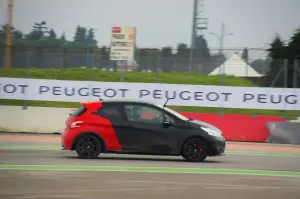 Peugeot 208 GTi 30th Anniversary - Primo contatto - 51